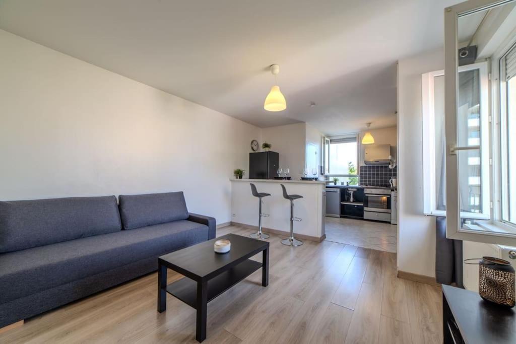 Le Courteline - Villeurbanne Centre Екстер'єр фото